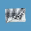 Manta para perros Poppy + Ted Luxe Houndstooth
